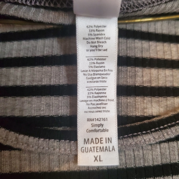 Lularoe Classic T - Picture 4 of 6